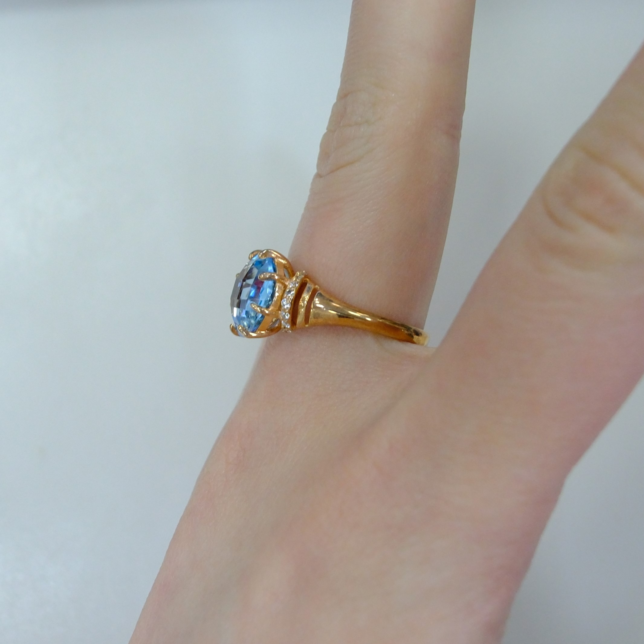 Серебряное кольцо с топазом